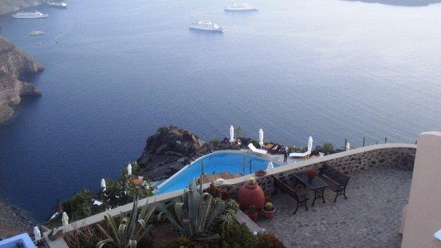 Santorin, un archipel  et une île