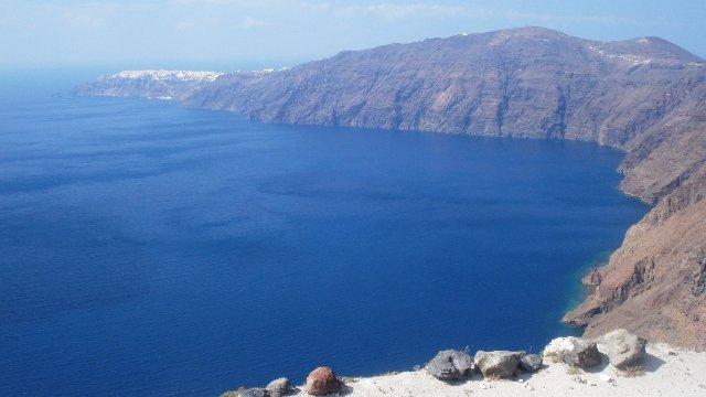 Santorin, un archipel  et une île