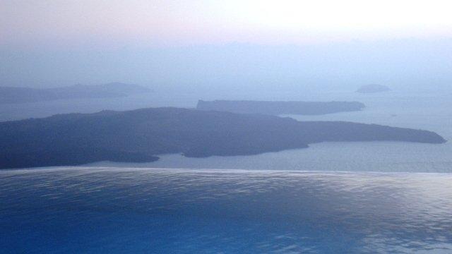 Santorin, un archipel  et une île