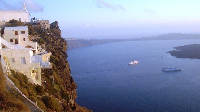 Santorin, un archipel  et une île