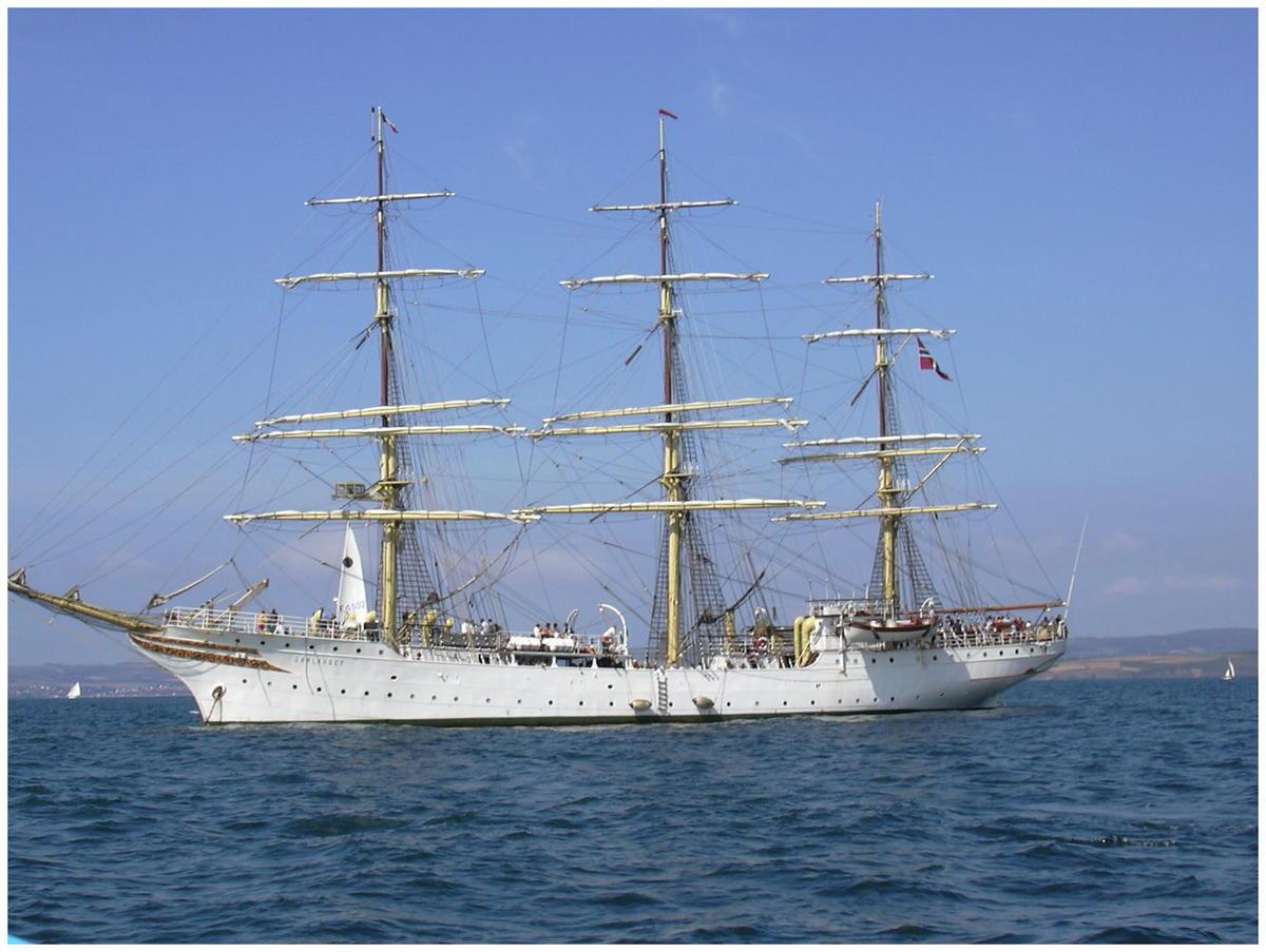Armada 2004