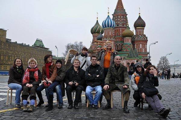 Des tabourets sur la place Rouge