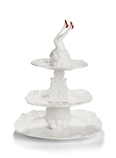 Undergrowth Design plat a gateaux