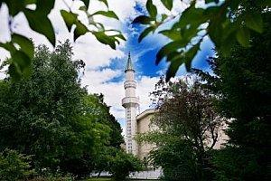Le pays réel suisse a voté contre les minarets