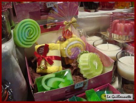 Serviettes et bougies pâtisserie au marché de Noël de Metz