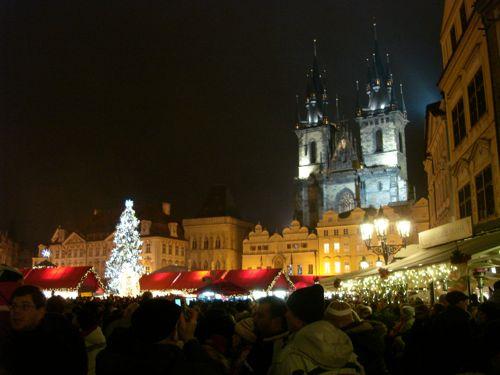 Les marchés de Noël ouvrent leurs portes à travers l'Europe