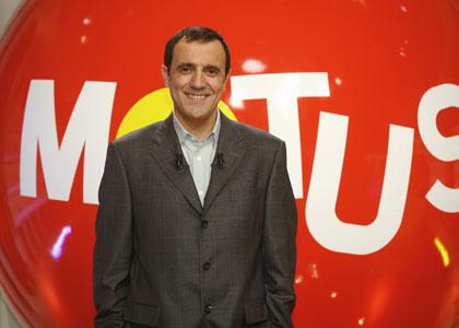 Thierry Beccaro présentateur du jeu Motus
