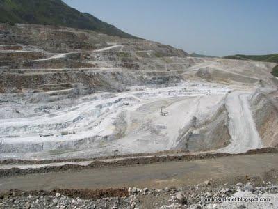 La plus grande mine de talc au monde.