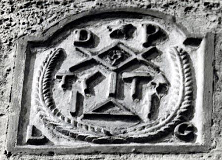 Des emblèmes de tailleur de pierre à Angoulème (16)