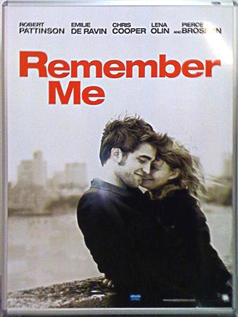 Robert Pattinson ... Les affiches de son prochain film Remember Me