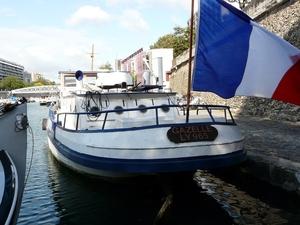 TROIS REMORQUEURS-logements vus à PARIS-Arsenal