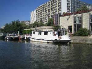 TROIS REMORQUEURS-logements vus à PARIS-Arsenal