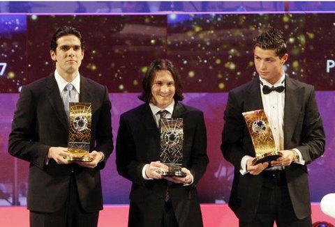 Joueur Fifa 2009 ... les cinq finalistes sont ...