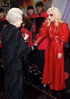 Lady GaGa: Son étonnante rencontre avec la Reine d'Angleterre