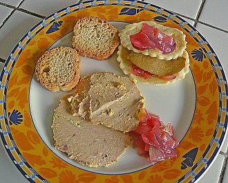 Toasts de foie gras et compotée d'echalotes