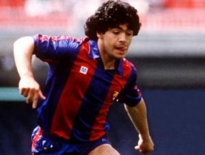 Maradona aura passé 2 ans à Barcelone, sans succès notoire.