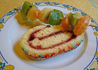 Biscuit roulé fraise-fleur d'oranger
