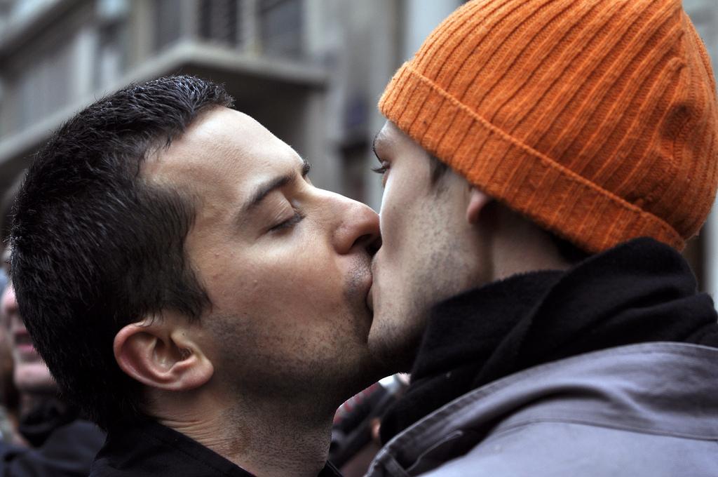 Kiss-in contre l'homophobie - Paris (01523)
