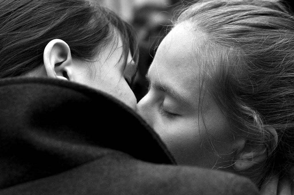 Kiss-in contre l'homophobie - Paris (01524)