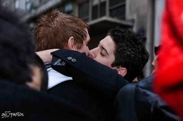 kiss-in-homophobie03