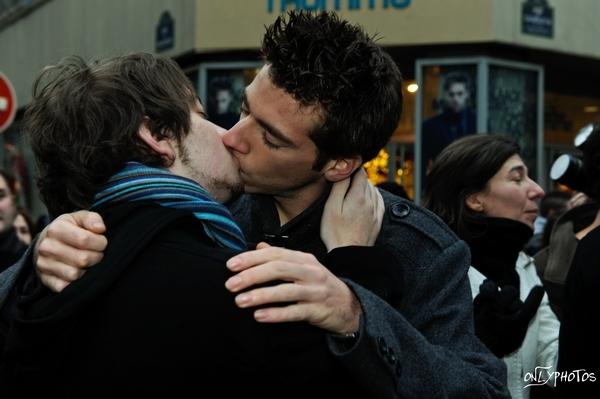 kiss-in-homophobie05