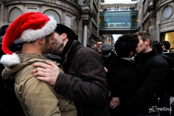 kiss-in-homophobie02