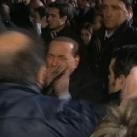 thumbs berlusconi se fait agresser 002 Berlusconi se fait agresser (10 photos)