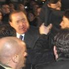 thumbs berlusconi se fait agresser 006 Berlusconi se fait agresser (10 photos)