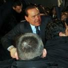 thumbs berlusconi se fait agresser 007 Berlusconi se fait agresser (10 photos)