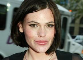 17/12 |CASTING: Anna Camp (True B) et Clea DuVal (Heroes) dans Numb3rs