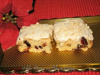 Brownies au chocolat blanc,canneberges et aux noisettes