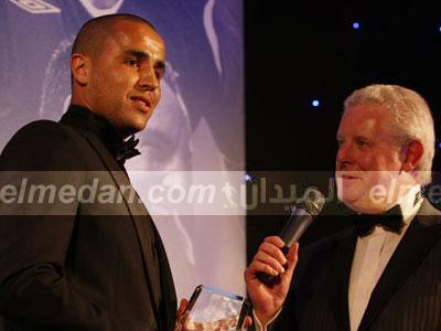 Madjid Bougherra élu meilleur joueur par le journal el heddaf de lanné 2009