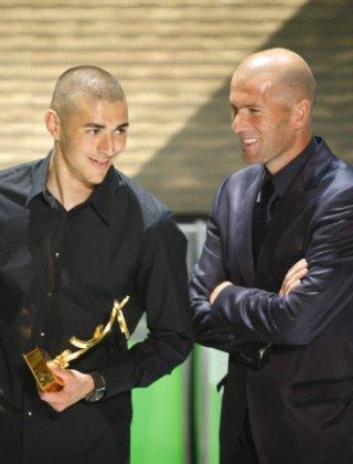 Karim Benzema peut compter sur les conseils de son illustre aîné Zinedine Zidane pour s’imposer au Real Madrid