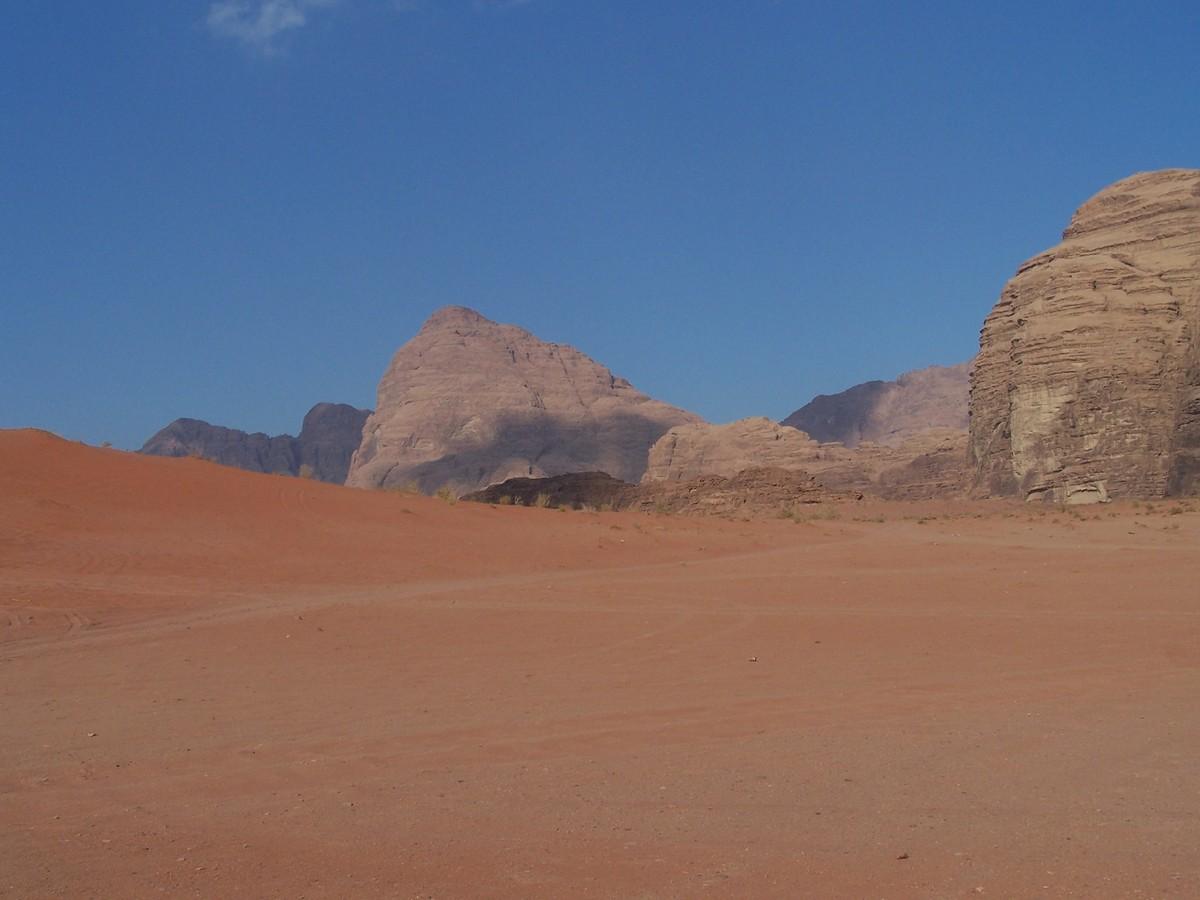 JORDANIE 3 : le désert du Wadi Rum.