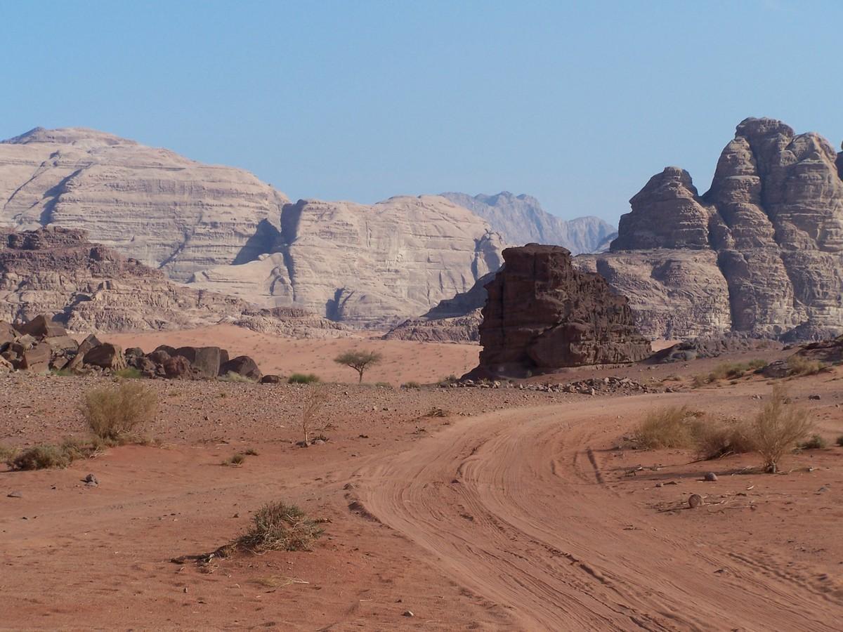 JORDANIE 3 : le désert du Wadi Rum.