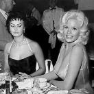 thumbs stars aiment les decolletes 018 Les Stars aiment les décolletés (22 photos)