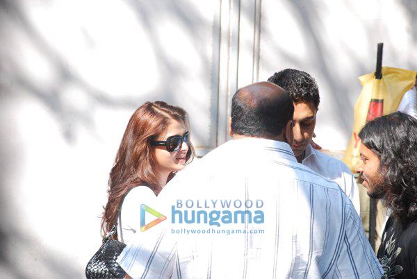 Abhishek Bachchan and Aishwarya on the sets of Rohan Sippy's movie