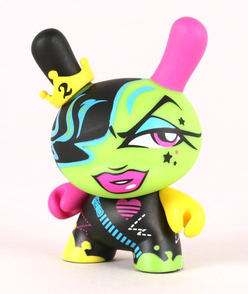 http://kronikle.kidrobot.com/wp-content/gallery/preview-2010-01-dunny-fatale/dunny23.jpg