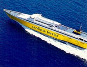 Tempête de vent: Un navire de la Corsica-Ferries détourné à Toulon.