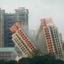 Démolition ratée d'un immeuble en Chine