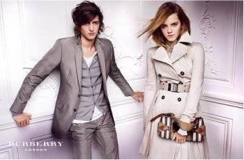 Emma Watson égérie de la collection BURBERRY 2010 Emma Watson égérie de la collection BURBERRY 2010