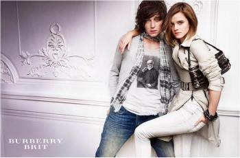 Emma Watson égérie de la collection BURBERRY 2010 Emma Watson égérie de la collection BURBERRY 2010