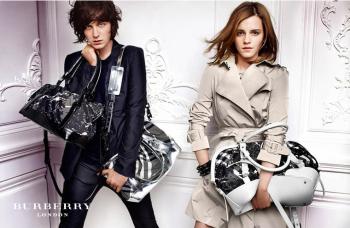 Emma Watson égérie de la collection BURBERRY 2010