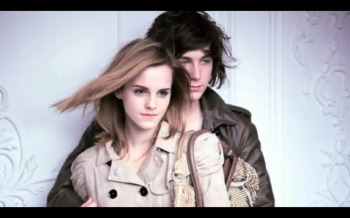 Emma Watson égérie de la collection BURBERRY 2010 Emma Watson égérie de la collection BURBERRY 2010