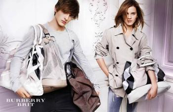 Emma Watson égérie de la collection BURBERRY 2010 Emma Watson égérie de la collection BURBERRY 2010