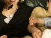 Regarder tout surfant, quotidien jeunes