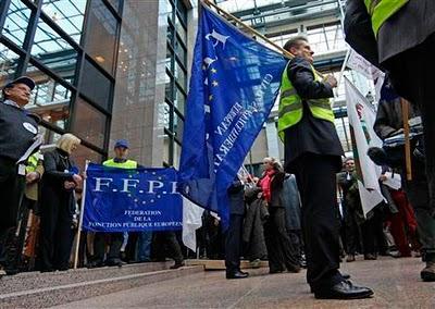 Union Européenne : La commission se mobilise pour les augmentations de salaires de ... ses fonctionnaires !