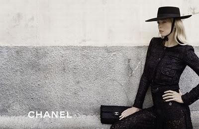 ♔ Claudia Schiffer, Freja Beha Erichsen & Baptiste Giabiconi pour Chanel 2010 ♔