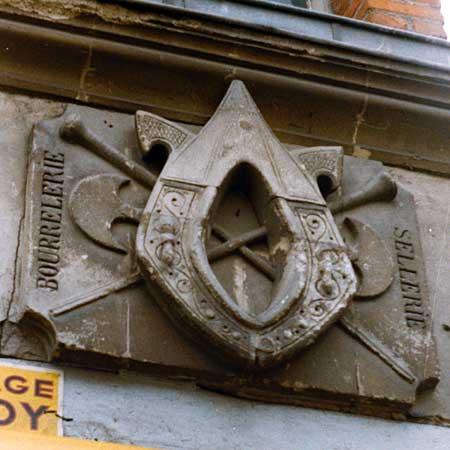 Une enseigne de bourrelier à Romorantin (41)