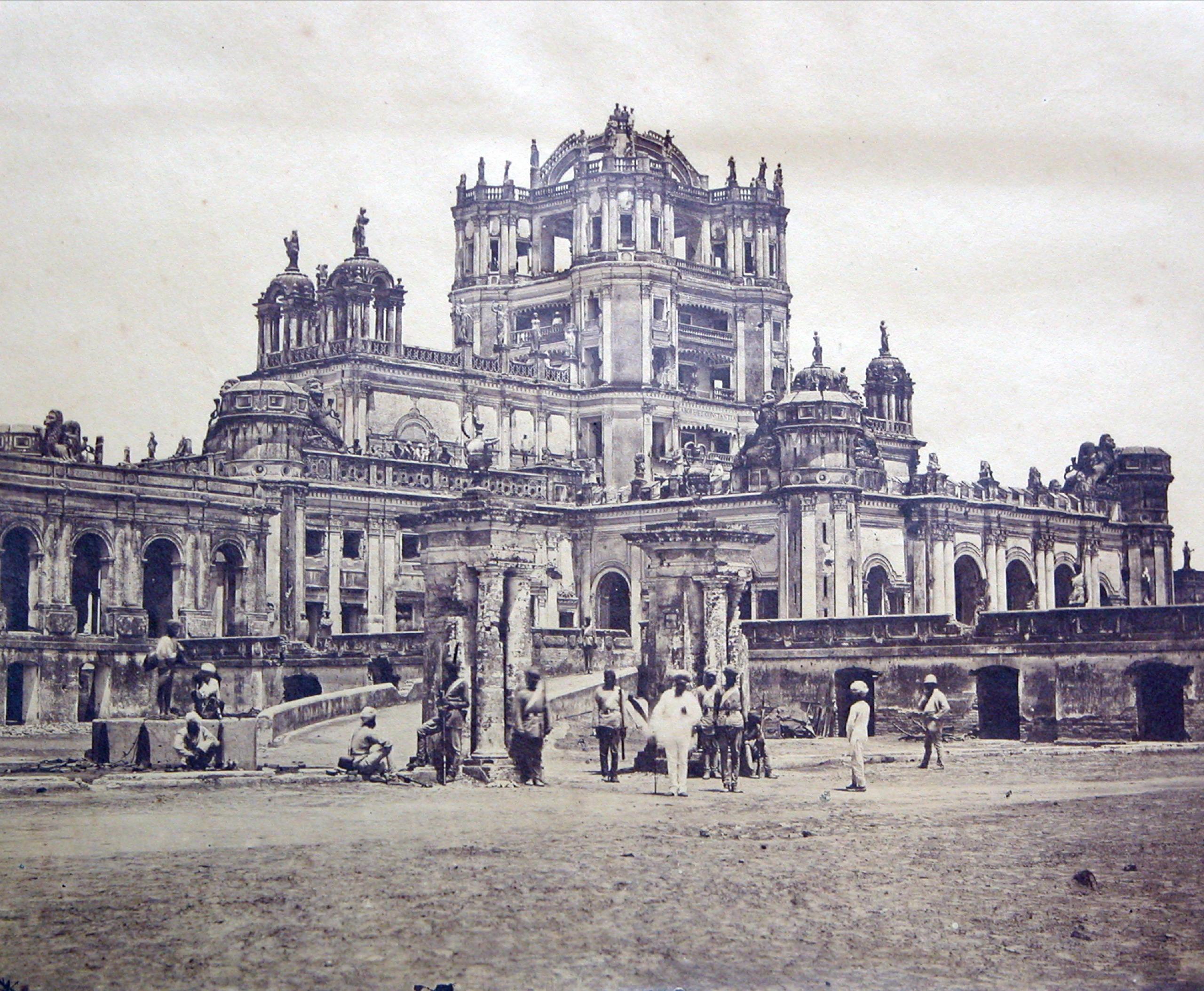 http://upload.wikimedia.org/wikipedia/commons/4/48/Lucknow_-_La_Martiniere_(1858).jpg